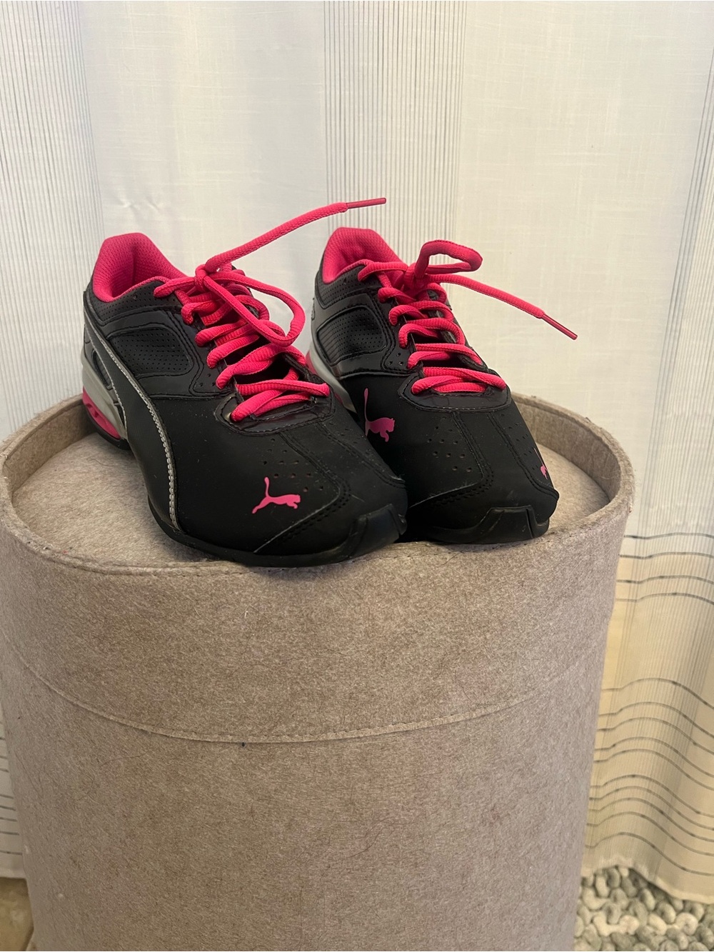 PUMA Tazon 6 FM Cross-Trainer in black, silver, and beetroot colorway